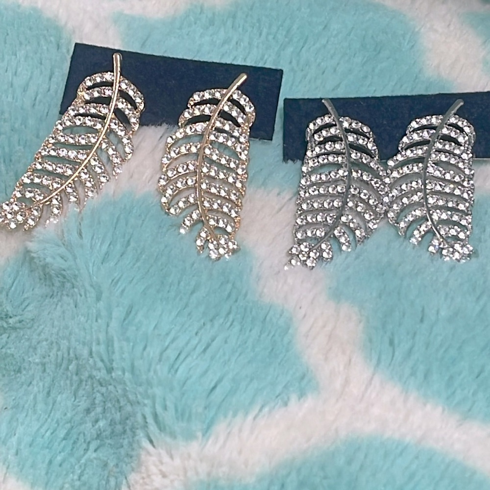 ❌SOLD❌Goldtone plus Silvertone (Both pairs for $12)